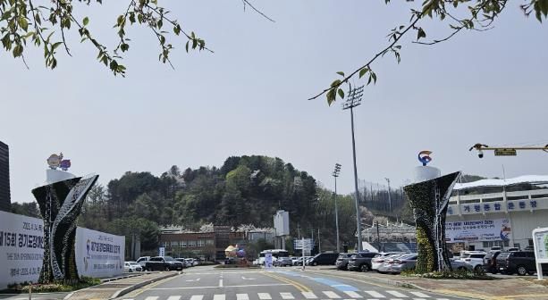 가평군, 경기도종합체육대회 대형 꽃홍보탑 설치