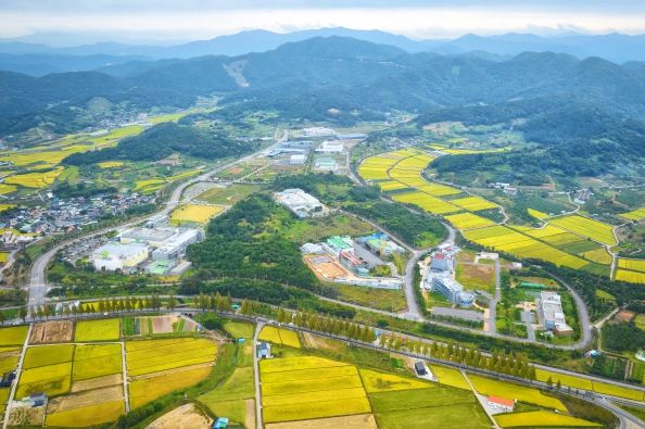 화순군은 대한민국 유일 백신바이오특구로 지정되어 백신ㆍ바이오산업을 지역의 주력 산업으로 육성하고 있다.