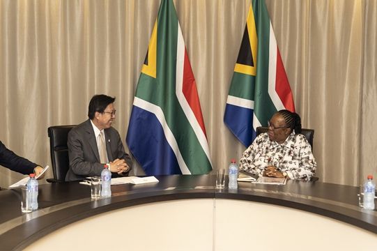 나레디 판도 국제관계협력부(외교부) 장관 면담