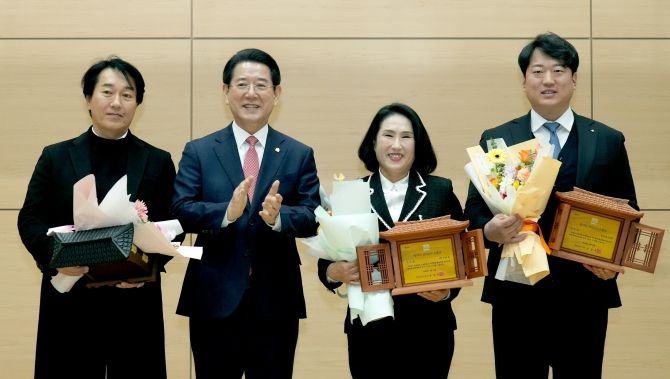 전남도 수출상 시상식과 납세우수자 표창 사진