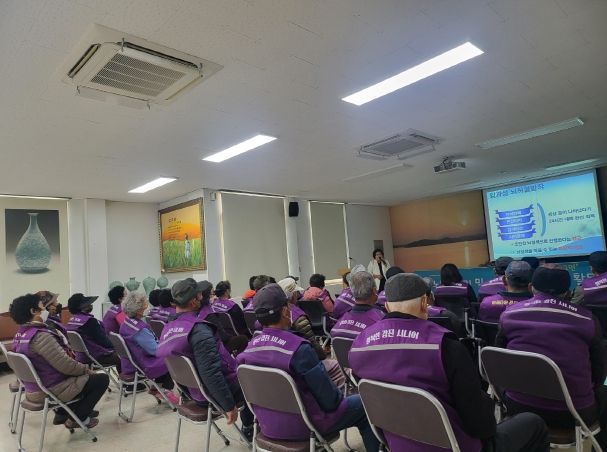 지난 6일 김규종 대구면장과 노인일자리 참여자들은 간담회를 개최하였다.