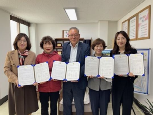 동래구 안락2동, 어린이집 원생들과 홀몸 어르신을 위한 생신 잔치 마련