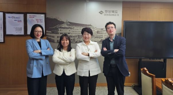 왼쪽부터 두번째 닝샤, 네번째 후난성 교류 공무원