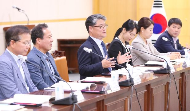 전북도, 지역건설산업 활성화 위원회 개최…수주 확대 협력!