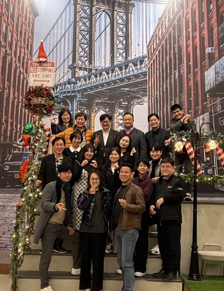 김포시장을 비롯한 김포시 관계자와 김포상공회의소 및 참가 기업인 단체 사진