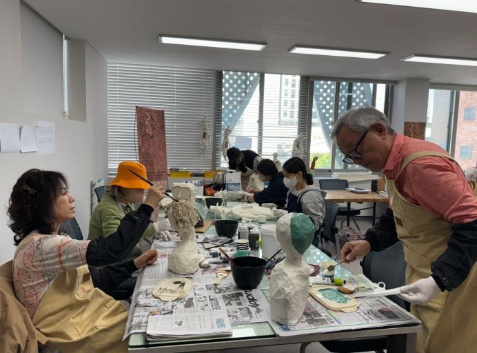 ‘오월, 종이로 빚은 시간’