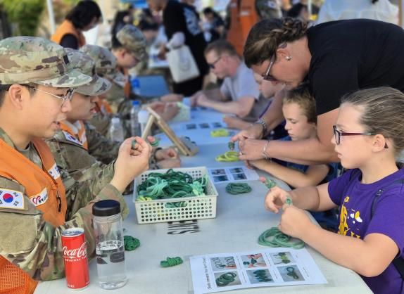 자원봉사센터, 캠프 험프리스에서 ‘K-Culture Festival’ 탄소중립 실천 캠페인 전개