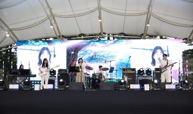 나주시가 빛가람호수공원 야외무대에서 이전공공기관 동아리콘서트를 개최했다