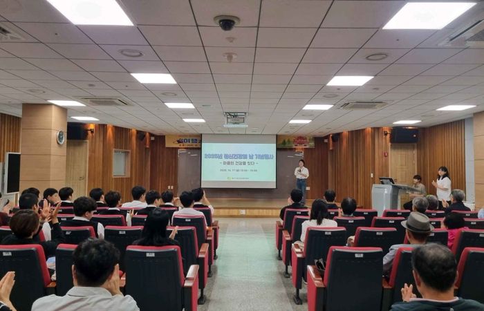 경주시정신건강복지센터는 17일 정신건강의 날 행사를 개최했다