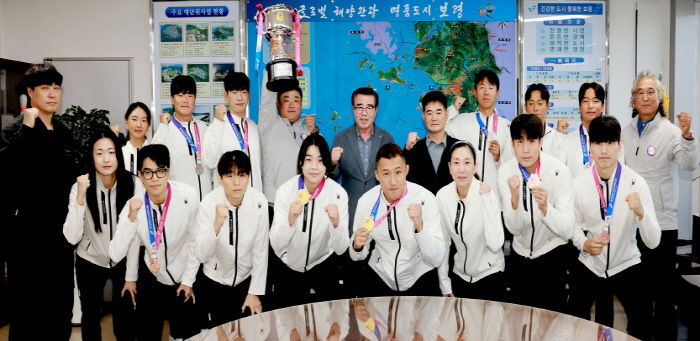 직장운동경기부 단체사진