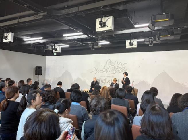 보성군, 태백산맥문학관 개관 17주년 기념행사 성황리 개최_‘산맥을 넘는 이야기, 세대를 잇는 목소리’를 주제로 북콘서트가 진행됐다