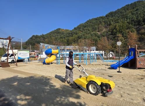 인제군, 어린이 안전 최우선! 어린이놀이시설 하반기 지도점검 및 위생소독 완료