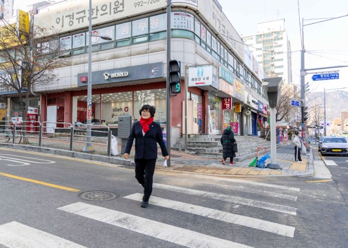 강북구의회 유인애 의원, 수유2동 주민센터 옆 ‘보행자 신호등 설치’ 이끌어내