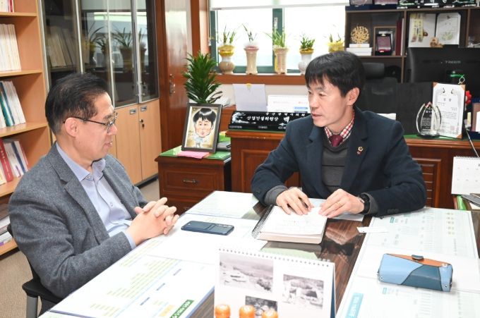 백현조 산업건설위원장, 청정수소 인증제 운영현황 청취