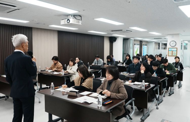 대전 서구의회, AI 활용 스마트 의정 활동 지원 전략 교육 실시