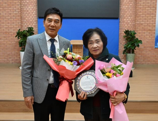 이순덕 운영위원장, 완주에버그린콰이어로부터 공로패 수상