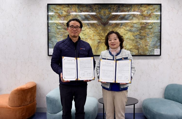 해운대구도시재생지원센터-팬스타 업무협약 기념촬영